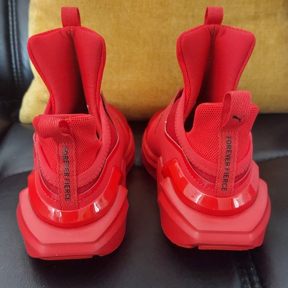 Women's PUMA Fierce 2, NWOT, Red Sneakers - Picture 5 of 11